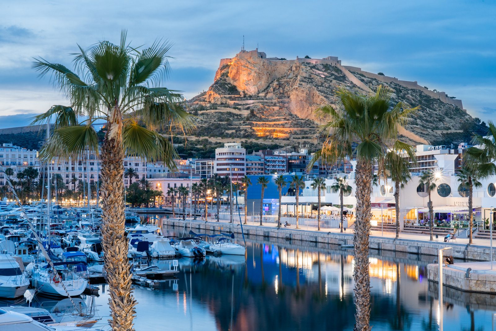 Vista del puerto de Alicante